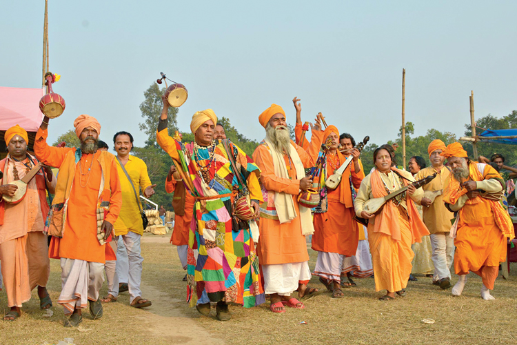 আমার কুঞ্জে আর